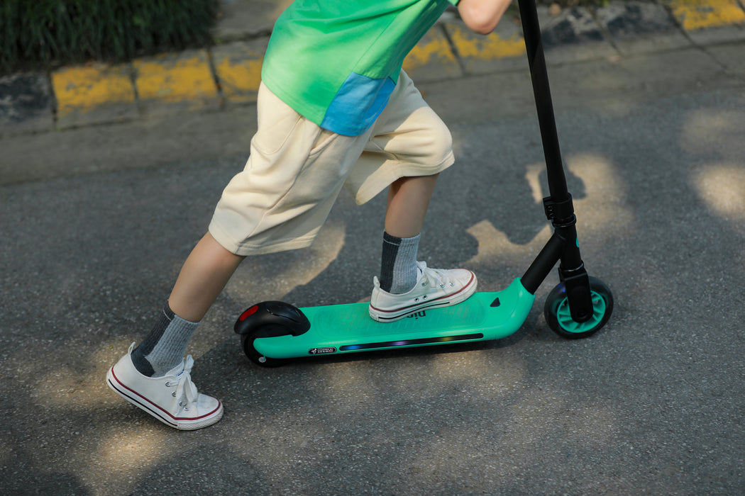 Trottinette électrique enfant (6 - 10 ans) - Ninebot ZING A6 - 12 km/h